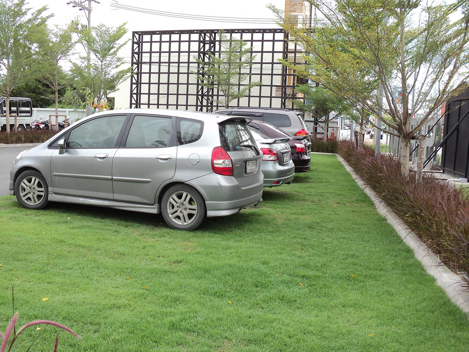 แผ่นปลูกหญ็า SCG รุ่น กราส กริด